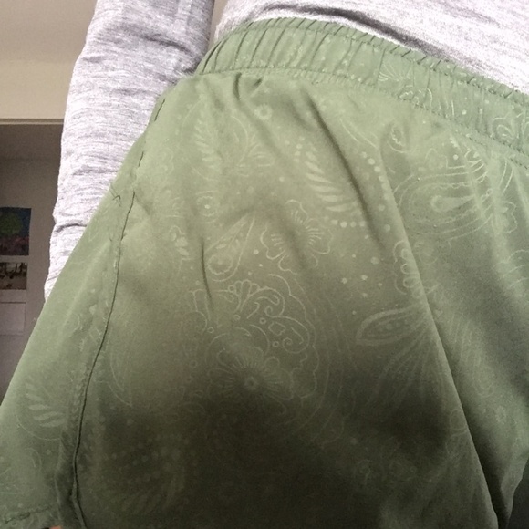 Active Short - Picture 3 of 3